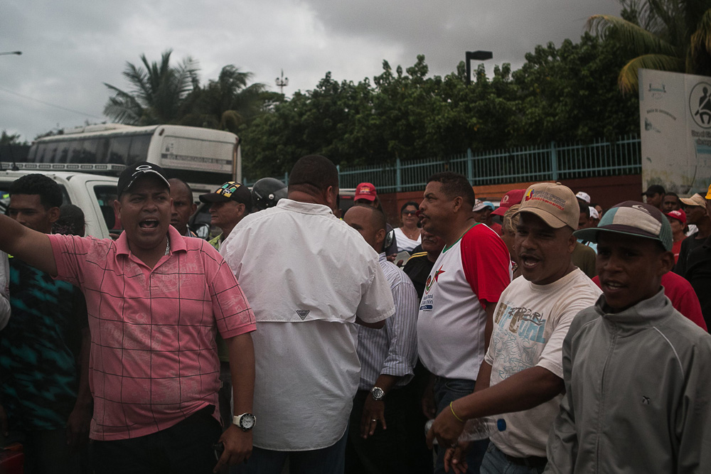 FOTOS: La “incivilizada y medieval” jornada que vivieron los senadores brasileños en la República Bolivariana