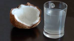 ¿Sabes qué pasaría si bebieras un vaso de agua de coco al día?