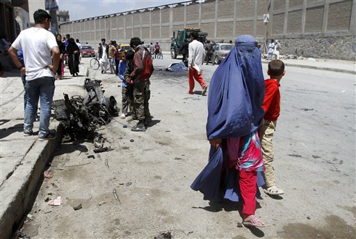 Atentado en Afganistán deja al menos 18 muertos cerca de base militar