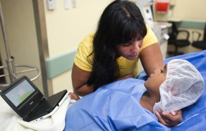 Cirujanos salvan a niños en Venezuela con trasplantes