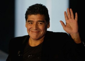 Maradona arremete contra Blatter y Platini: Falta gente presa en la FIFA
