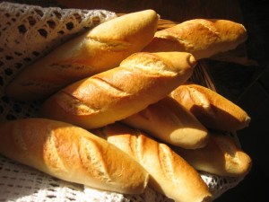 ¡PATRIA!… Un saco de harina de trigo por negocio: establecimientos sin vender pan