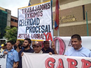 Trabajadores de 20 empresas en Carabobo exigen reenganche