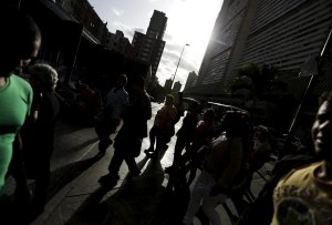 Crisis venezolana cerca el futuro de los jóvenes