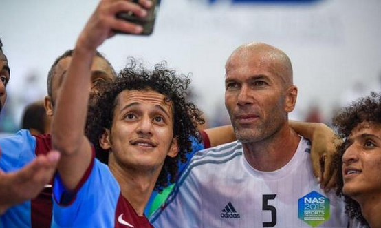 De tal palo tal astilla: Zidane e hijos la “rompen” en el fútbol sala (Video)