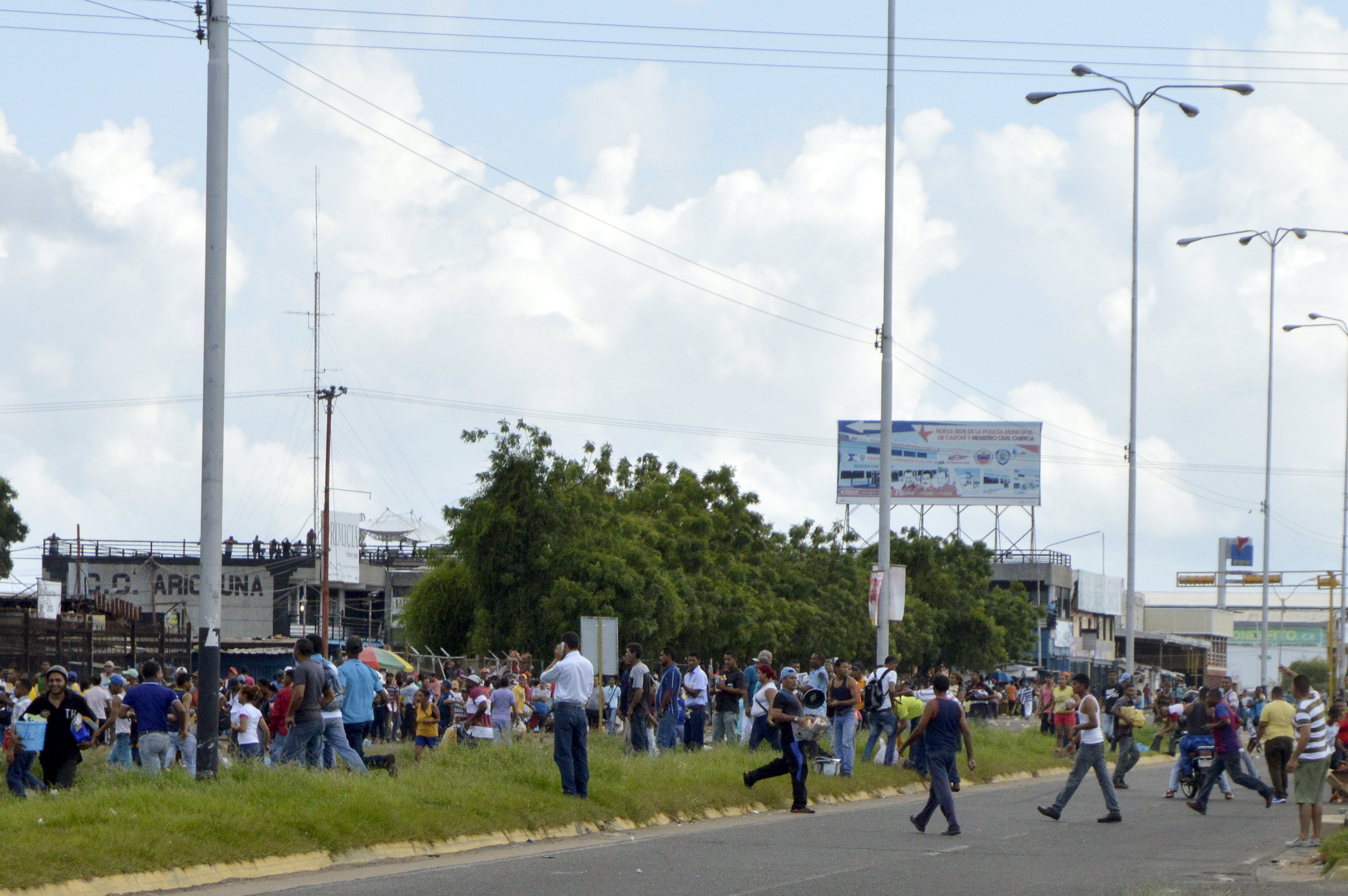 Asesinato durante saqueos en San Félix aviva críticas al gobierno de Maduro