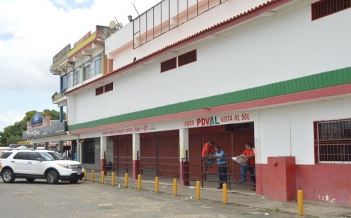 Con el Pdval de La Económica suman tres los establecimientos estatales de alimentos cerrados desde hace más de un año / Foto Wilmer González
