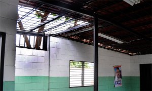 Le robaron el techo a la policía en Barquisimeto