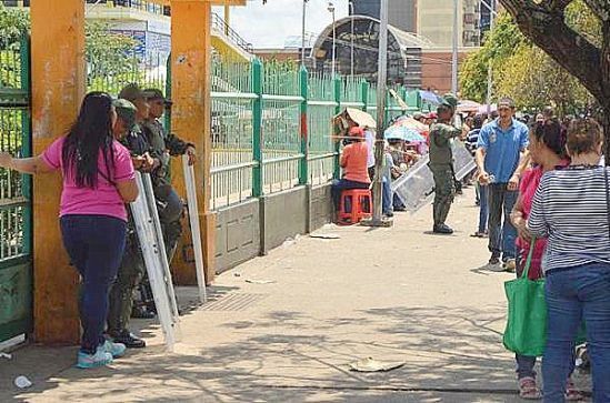 GNB detuvo “preventivamente” a 150 personas que hacían cola en Abasto Bicentenario de Puerto Ordaz