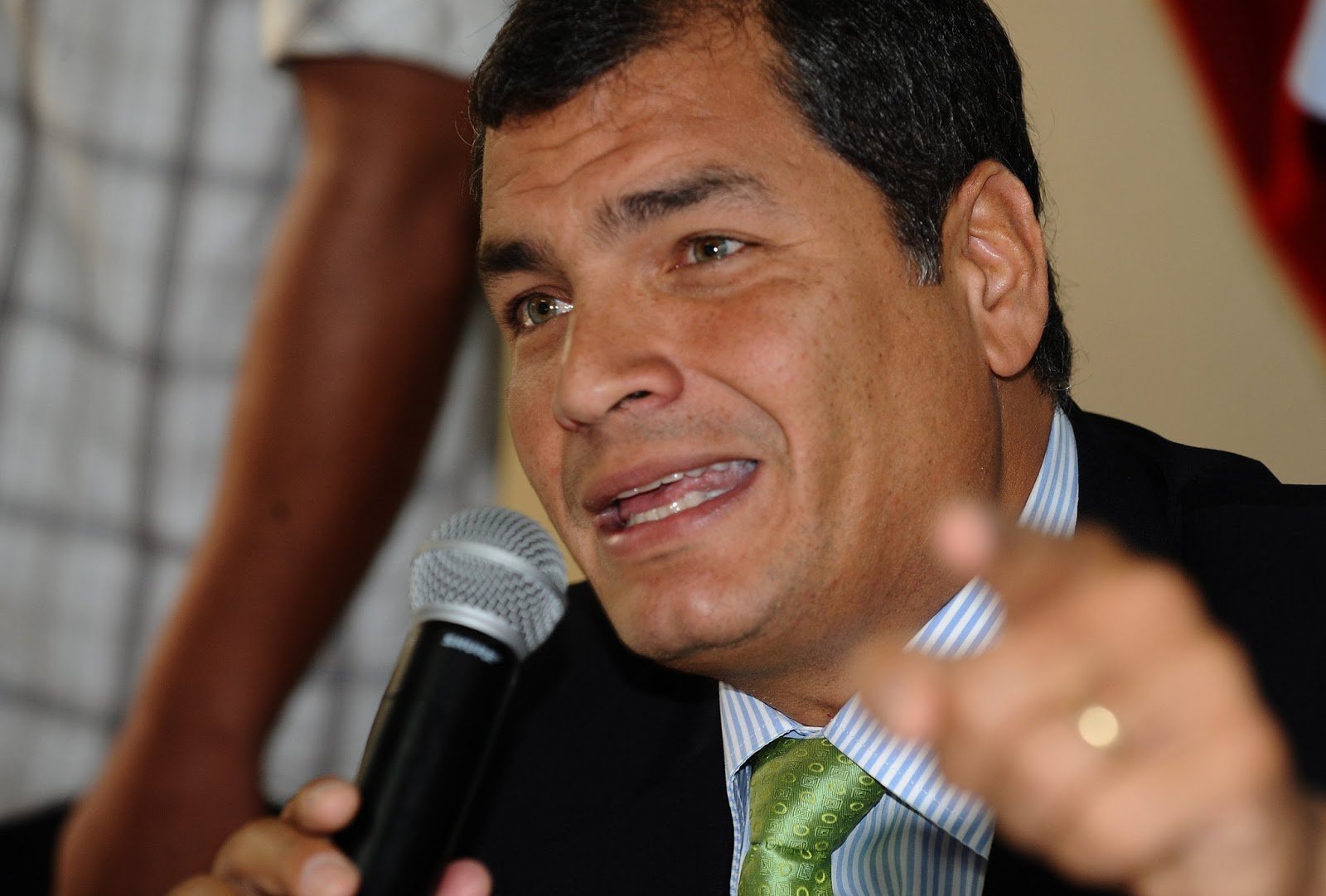 Correa se disculpa con familiares de jóvenes argentinas asesinadas en Ecuador