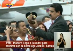 A Maduro le dieron un bastón espiritual…y así lo narró el periodista de VTV (Video)