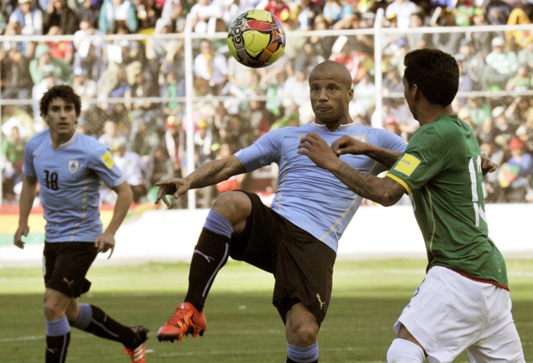 Uruguay obtiene inédita victoria 2-0 en la altura de La Paz ante Bolivia