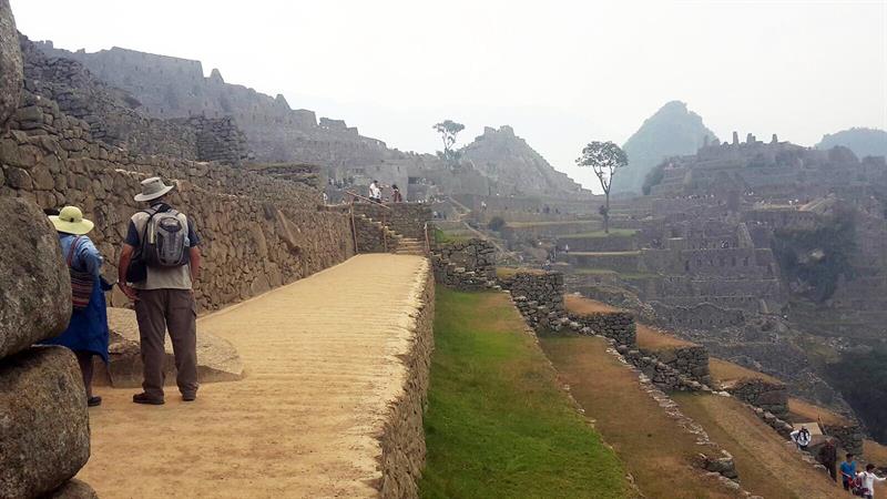 Autoridades afirman que incendios cerca a Machu Picchu no afectan al turismo