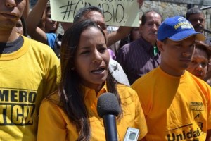 Candidata de la MUD en Catia denunció secuestro de camión con propaganda electoral