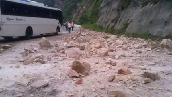 Maduro ofreció condolencias a familias afectadas por sismo en el estado Mérida