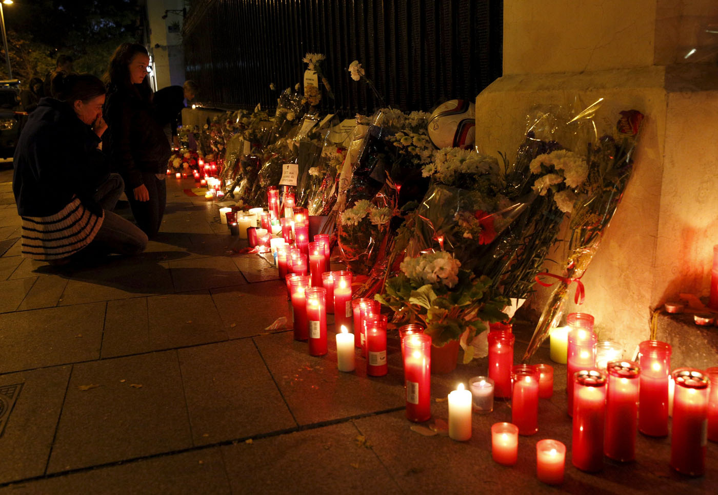 París desafía el terror con una falsa normalidad