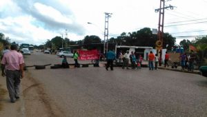 Por falta de transporte protestan en Campo Alegre de Maturín