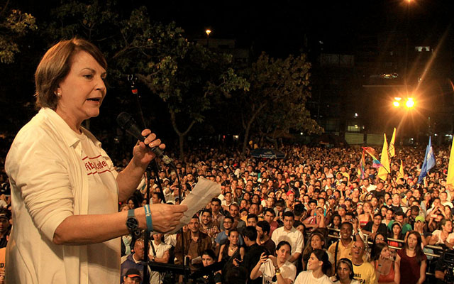 Mitzi a acompañantes nternacionales: Venezuela espera que se haga valer democráticamente nuestro triunfo el 6D