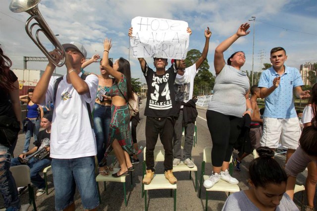 Estudiantes y policía se enfrentan en el centro de Sao Paulo