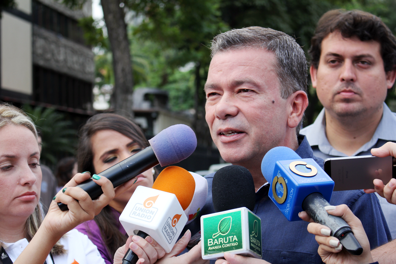 Gerardo Blyde reportó normalidad en inicio de jornada electoral en Baruta