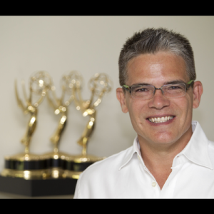 Nelson Bustamante gana premio Emmy 2015 por “Doble exilio” (Videos)