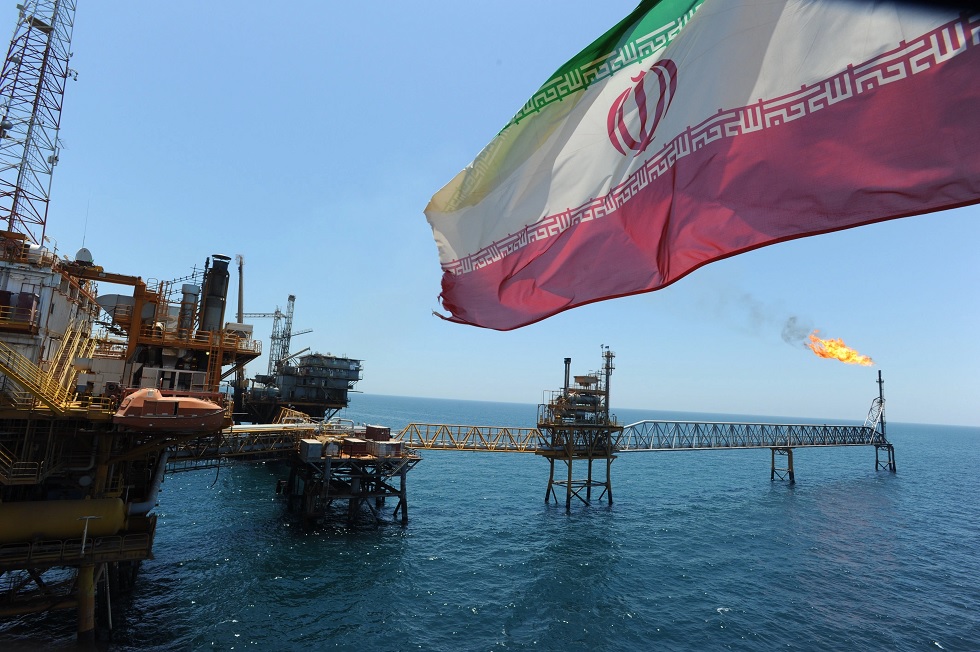 Irán apuesta por sus productos petroquímicos y derivados ante las sanciones