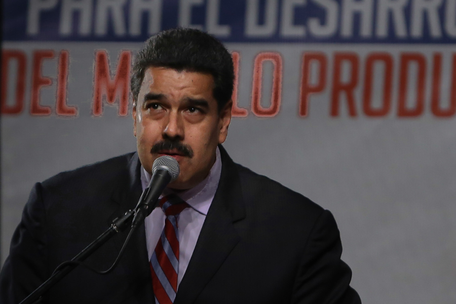 Maduro juramenta consejo de economía productiva: Amenaza con confrontación si AN no aprueba emergencia