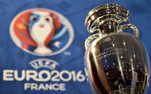 ¡Ah OK! Un fanático escondió una bengala en su ano para llevarla a un partido de la Eurocopa