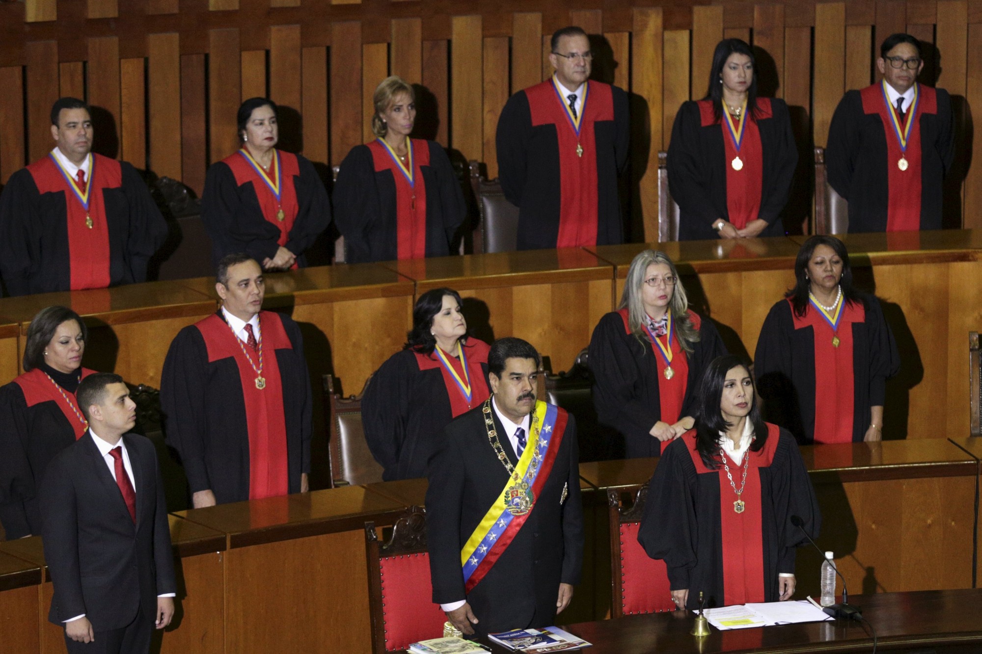 Diputados chavistas introducen recurso ante el TSJ para impedir desincorporación de magistrados