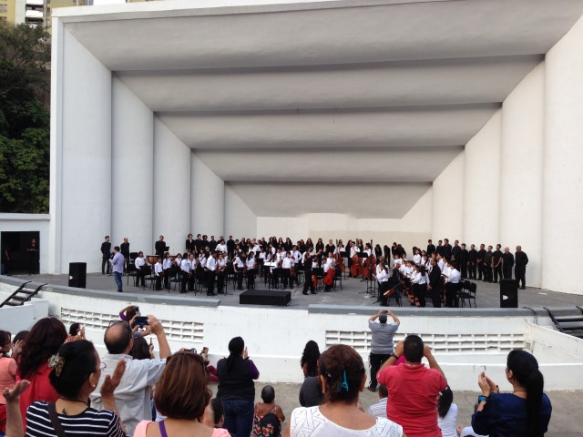 Baruteños disfrutaron concierto del Sistema Nacional de Orquestas en la Concha Acústica
