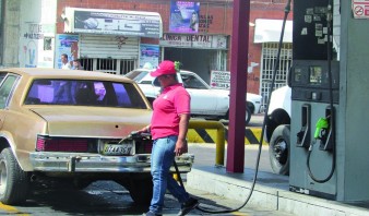 Transportistas de Puerto La Cruz cambian de gasolina para ahorrar dinero