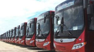 Gobierno entregó un lote de autobuses Yutong a transportistas