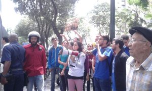 Estudiantes de la UCV protestaron ante el Ministerio de Alimentación (Fotos y Video)