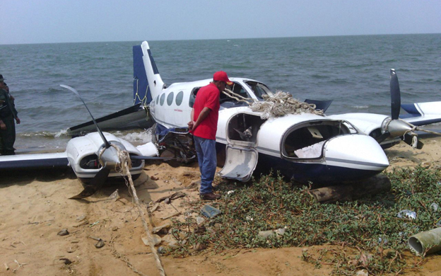 Intentaron hundir narcoavioneta que cayó en el Lago de Maracaibo