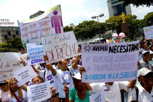 Gobierno aún no deja a la Iglesia traer medicinas y alimentos a Venezuela