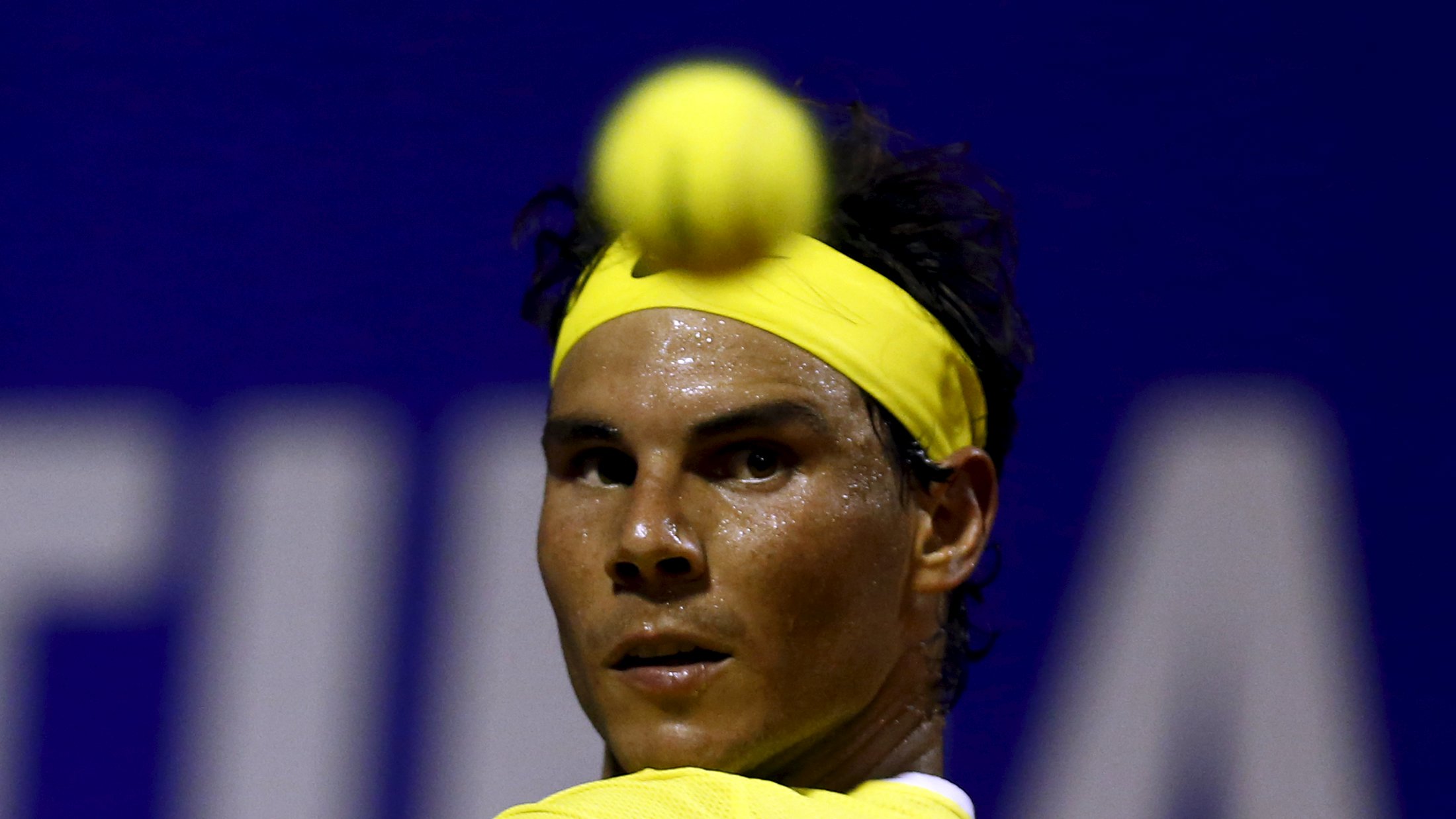 Nadal se retira de Roland Garros, por problemas en una muñeca