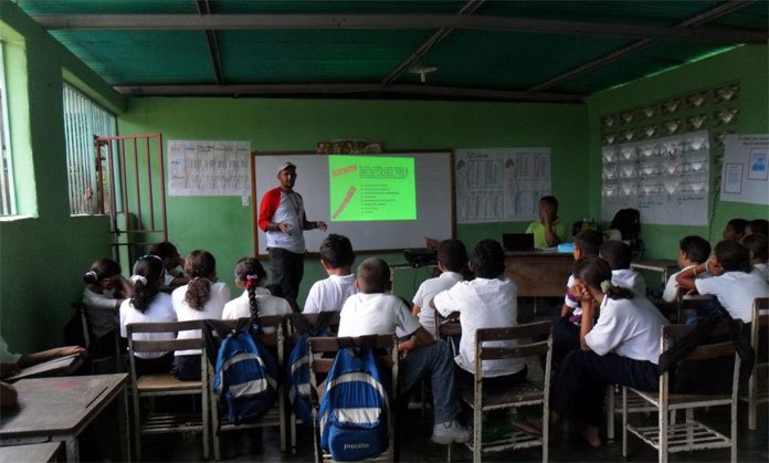 Especialistas aseguran que días de asueto dañan el desarrollo intelectual de niños