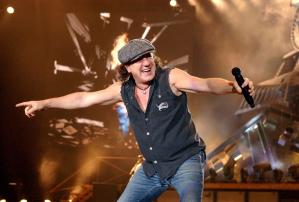 El cantante de AC/DC, “destrozado” por tener que dejar los escenarios