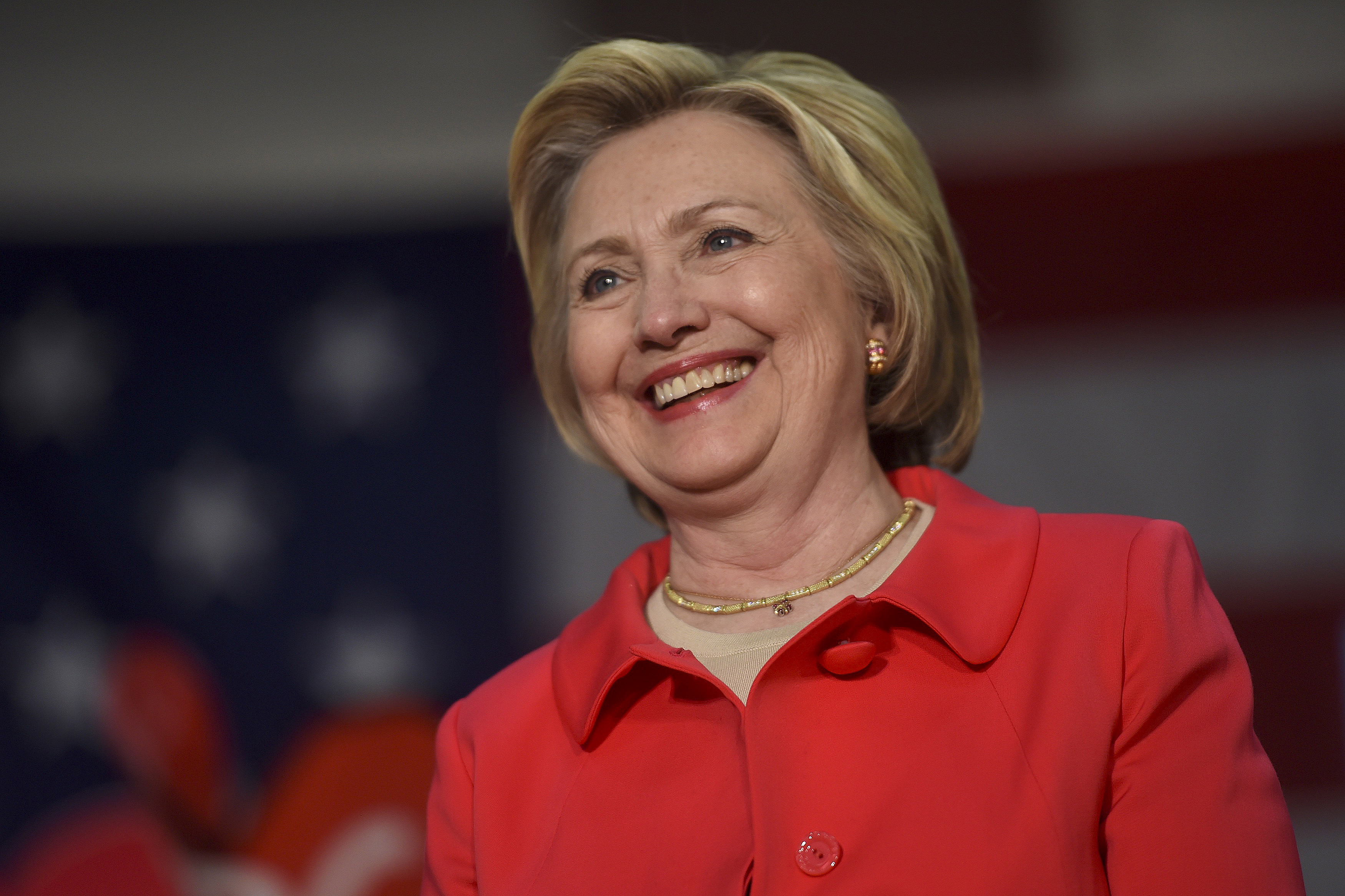 Hillary Clinton declaró ante el FBI por sus correos personales