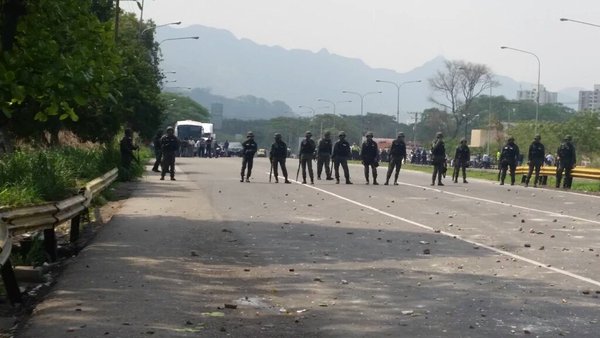 Reportan protestas por paro de transporte en Carabobo