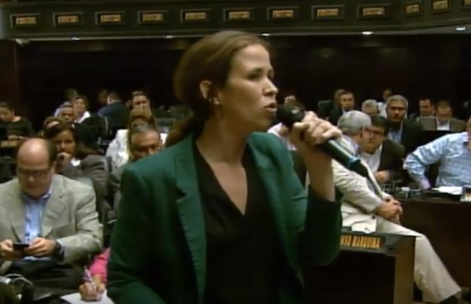 Manuela Bolívar a oficialismo: Ustedes saben quienes se han llevado la comida y los dólares