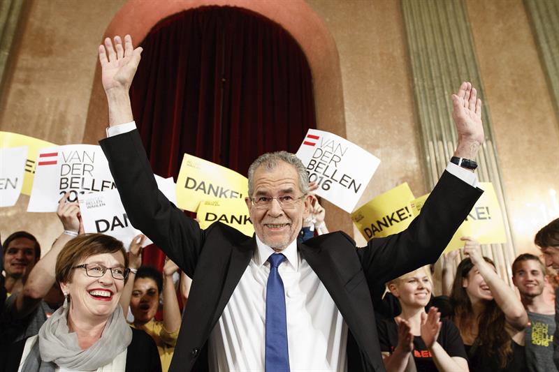 El progresista Van der Bellen gana las elecciones en Austria con el 50,3%