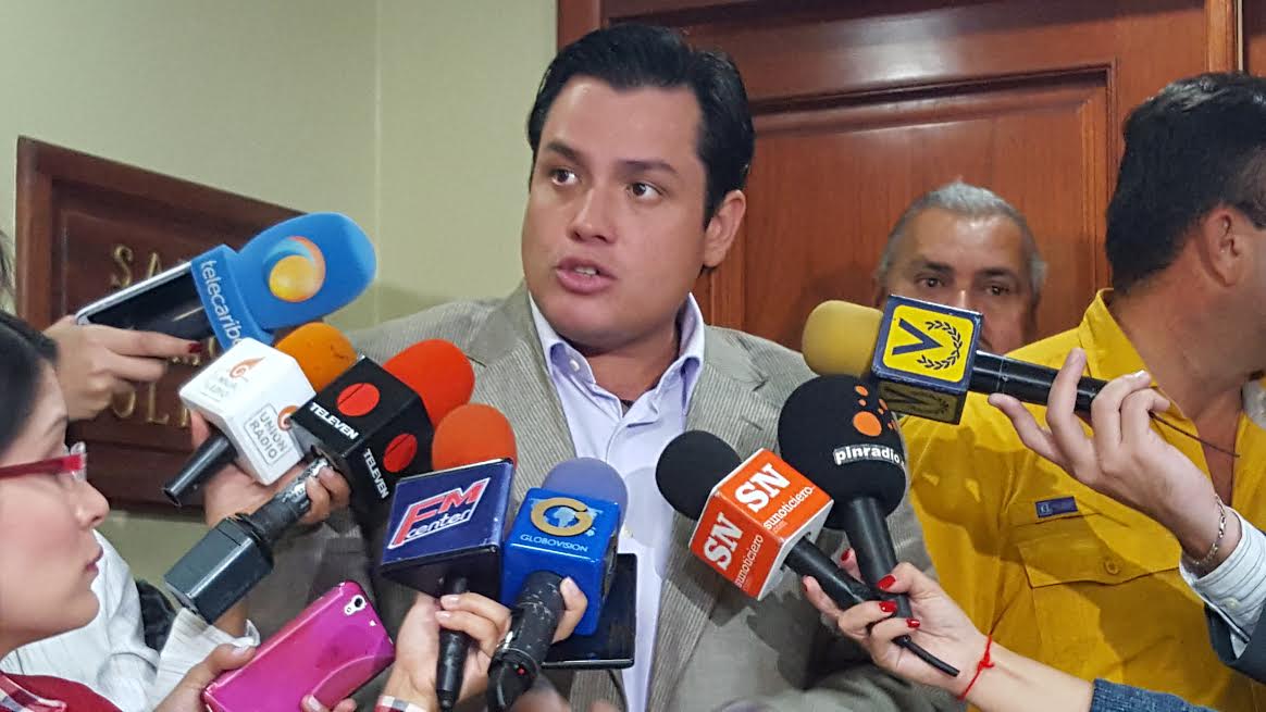 Paparoni: Vamos a quitarle la careta a los responsables de que hoy Venezuela esté pasando hambre