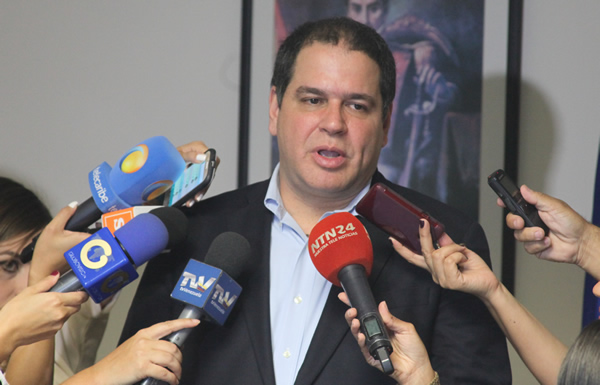 Luis Florido: Expresidentes deben aclarar  ante la OEA que en Venezuela no hay diálogo