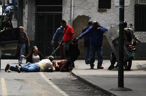 Periodistas agredidos durante protesta en Caracas acudirán este lunes ante la Fiscalía y el Cicpc