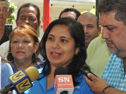 UNT se activa para verificar firmas válidas para el revocatorio 2016