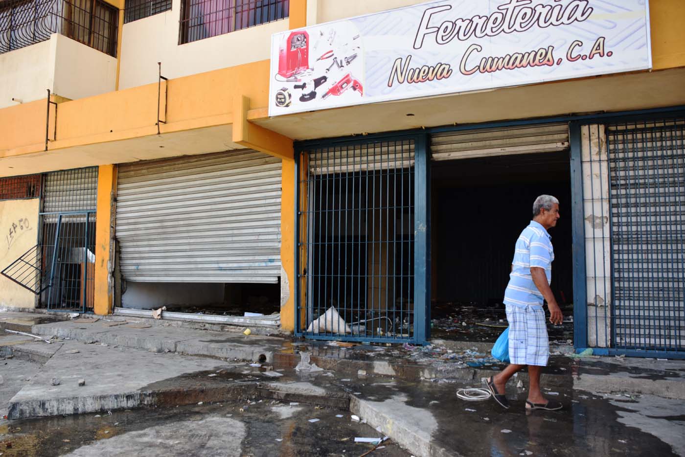 Pocos comercios reabrieron en Cumaná luego de los saqueos