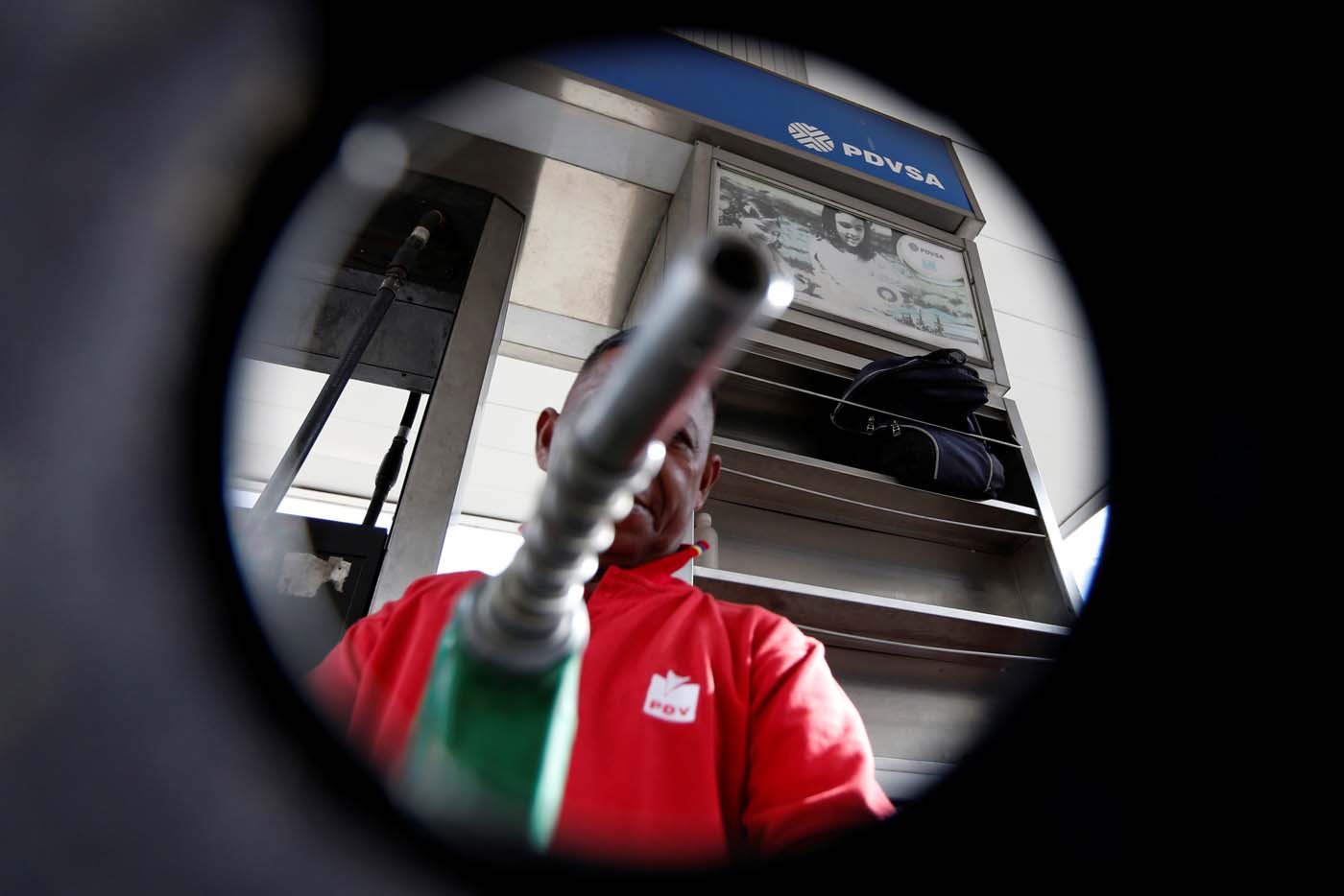 Escasez de gasolina en varios estados por fallas en refinerías y protestas