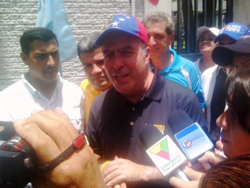 Julio Borges: Cuando CNE dé la fecha para el 20% recogeremos más de 8 millones de firmas