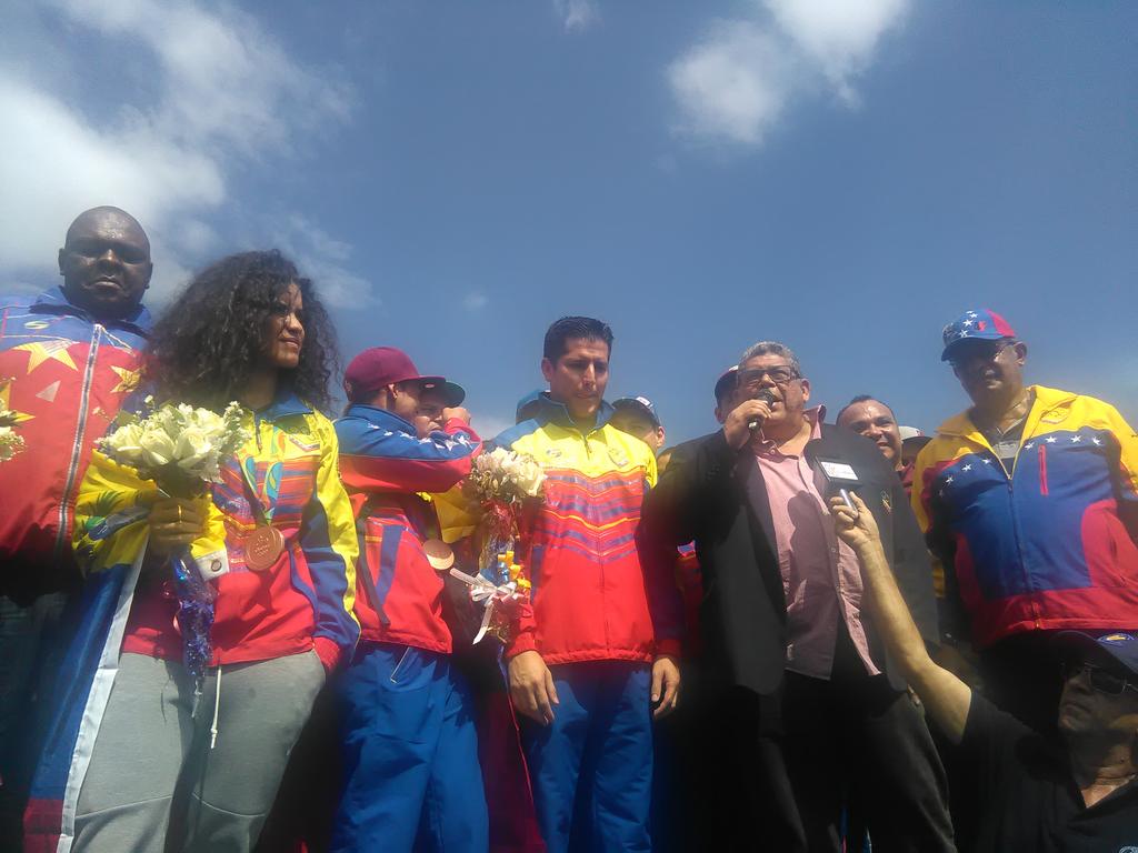 Delegación venezolana llega al país tras participación en #Rio2016 (fotos)